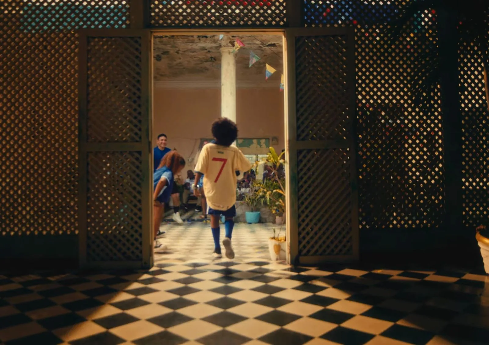 Videoclip Ganas De Tenerla — producción Las Locaaales con Silvestre Dangond