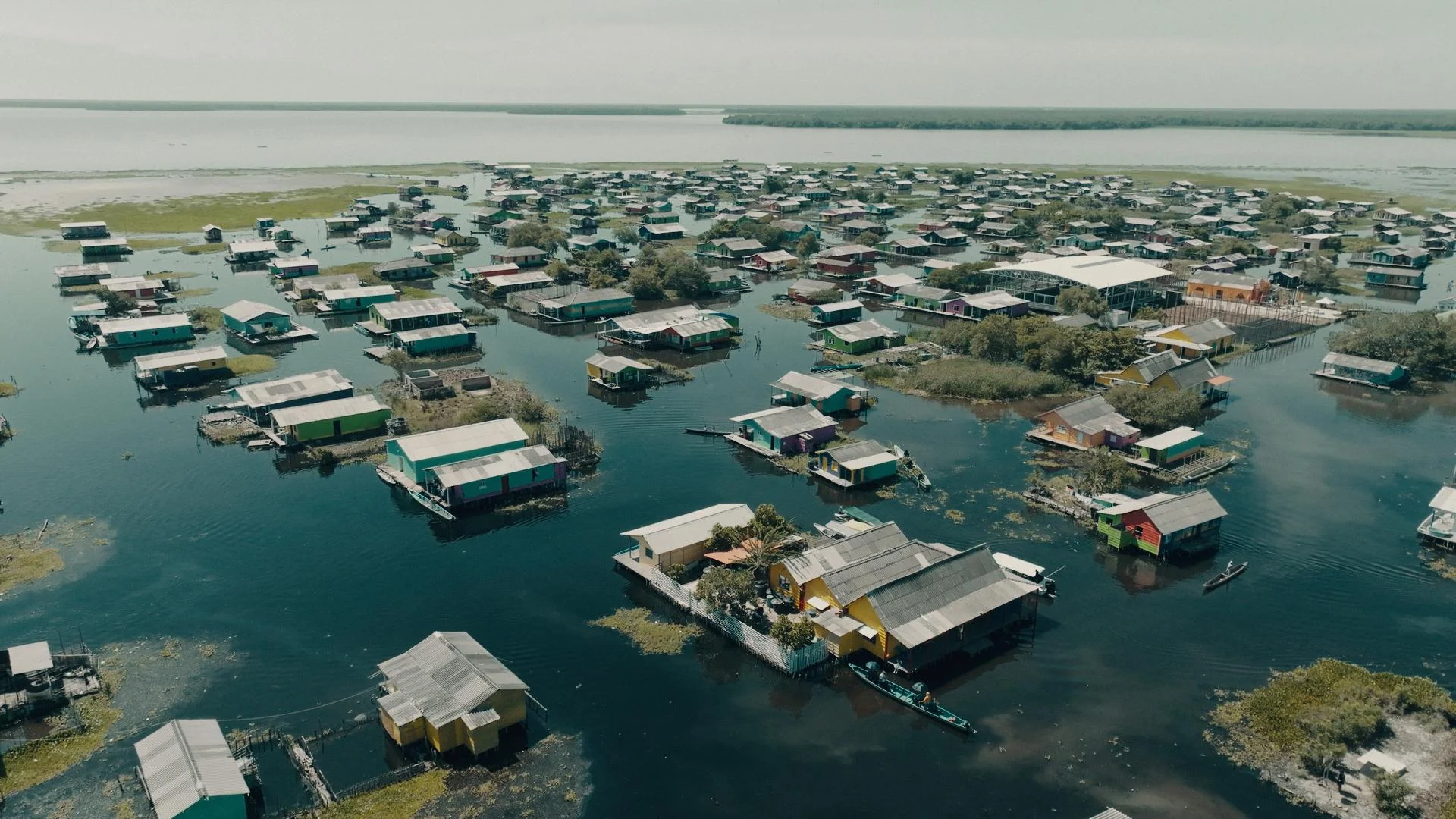 Comercial Inter Rapidísimo · toma drone Nueva Venecia