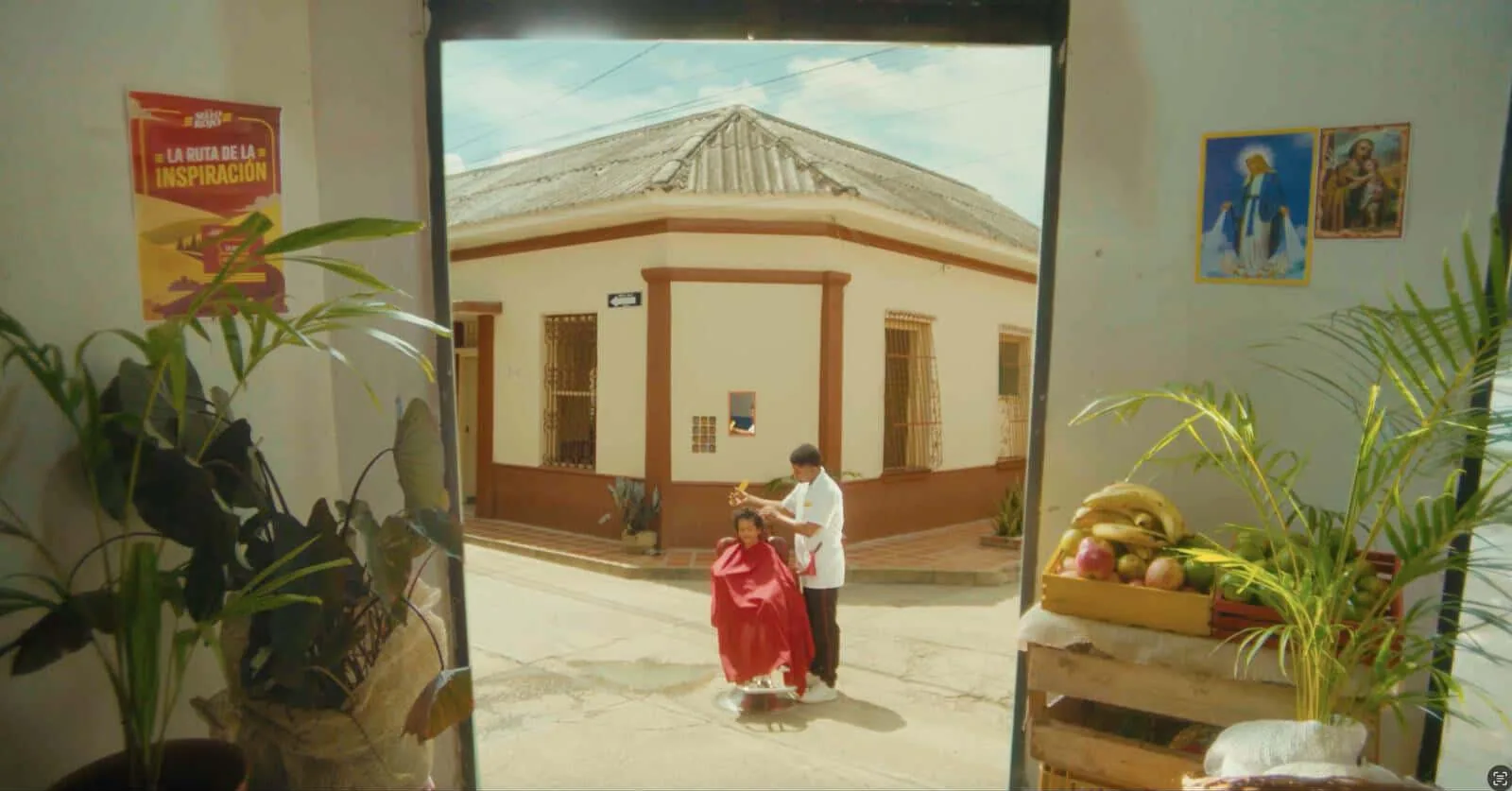 Comercial Sello Rojo · still 3